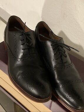 Johnston & Murphy Black Leather Brogue Oxfords